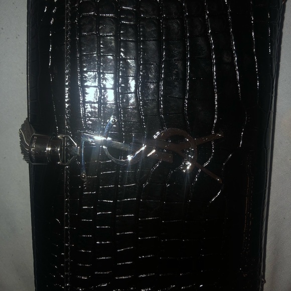 Saint Laurent
Kate Monogram YSL Medium Crocodile - Picture 2 of 6